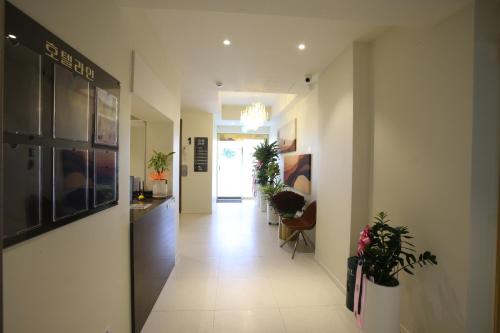 호텔 라인 (Hotel rein)