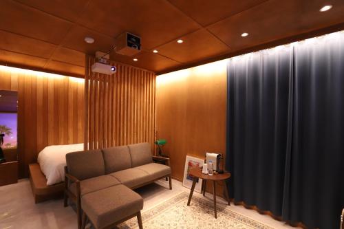 서정적인 호텔 청주점 (lyrical Hotel Cheongju)