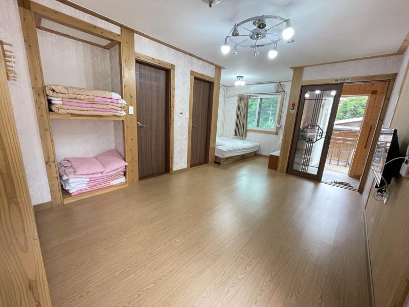 제천 월송가든펜션 (Jecheon Wolsong Garden Pension)