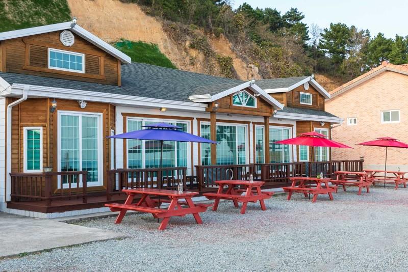 영덕 블루마린펜션 (Youngdeok Blue Marine Pension)