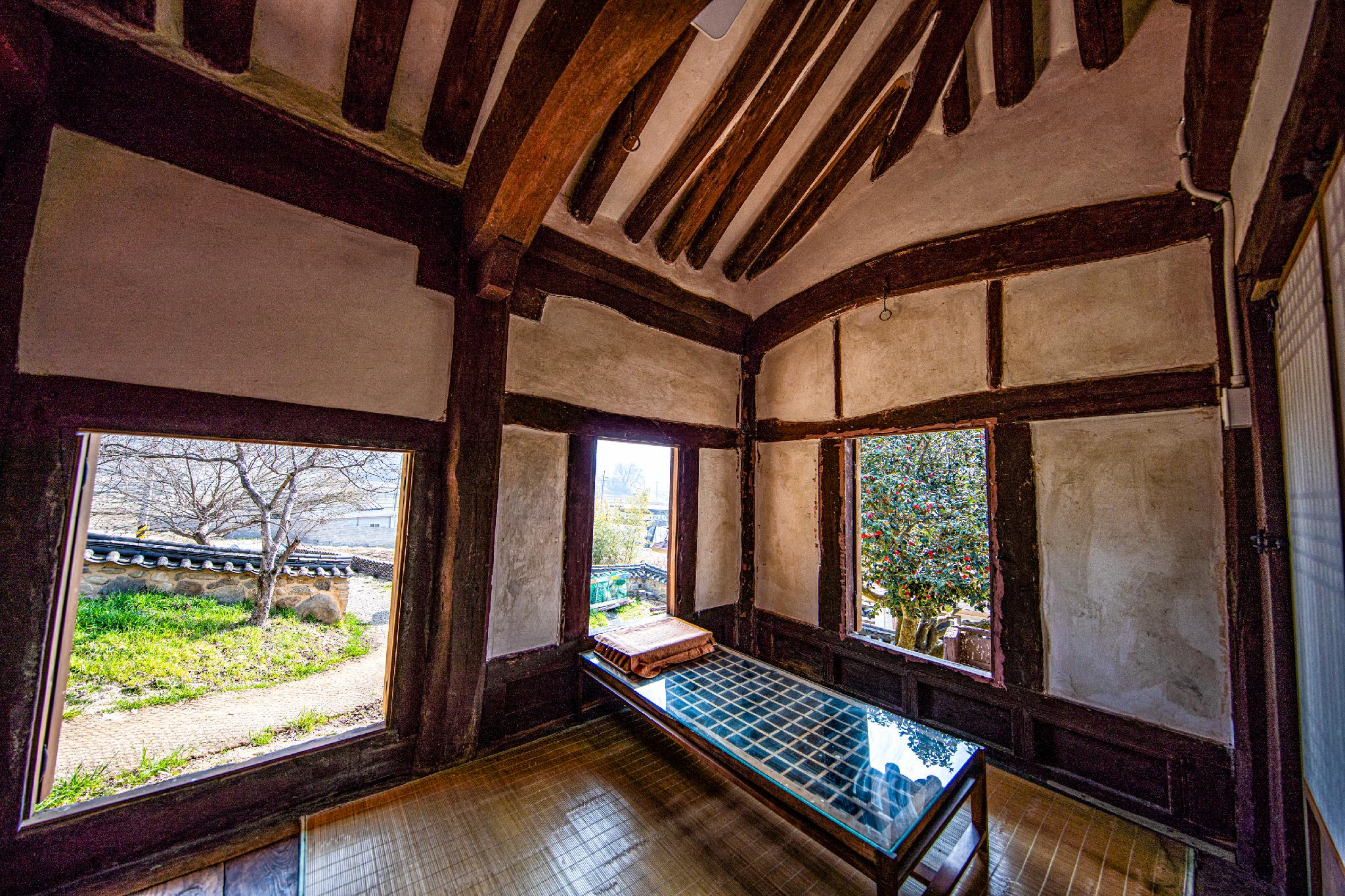 담양군의 프라이빗 하우스 (50m², 침실 1개, 프라이빗 욕실 1개) (D담양지방문화재180호 김선기가옥   망인당 고택에서 420년전 시간과 자연을 느껴보세요!)