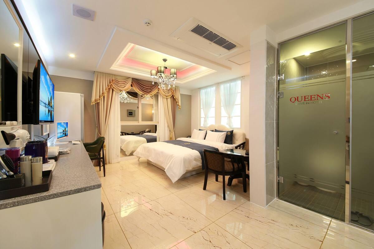 남원 퀸즈 드라이브 인 (Namwon Queens Drive in )