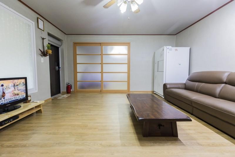 강릉 소나무펜션 (Gangneung Pine Tree Pension)