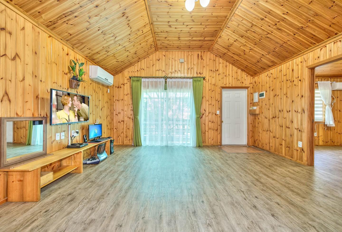 물가에 펜션 (Moolgaae Pension)