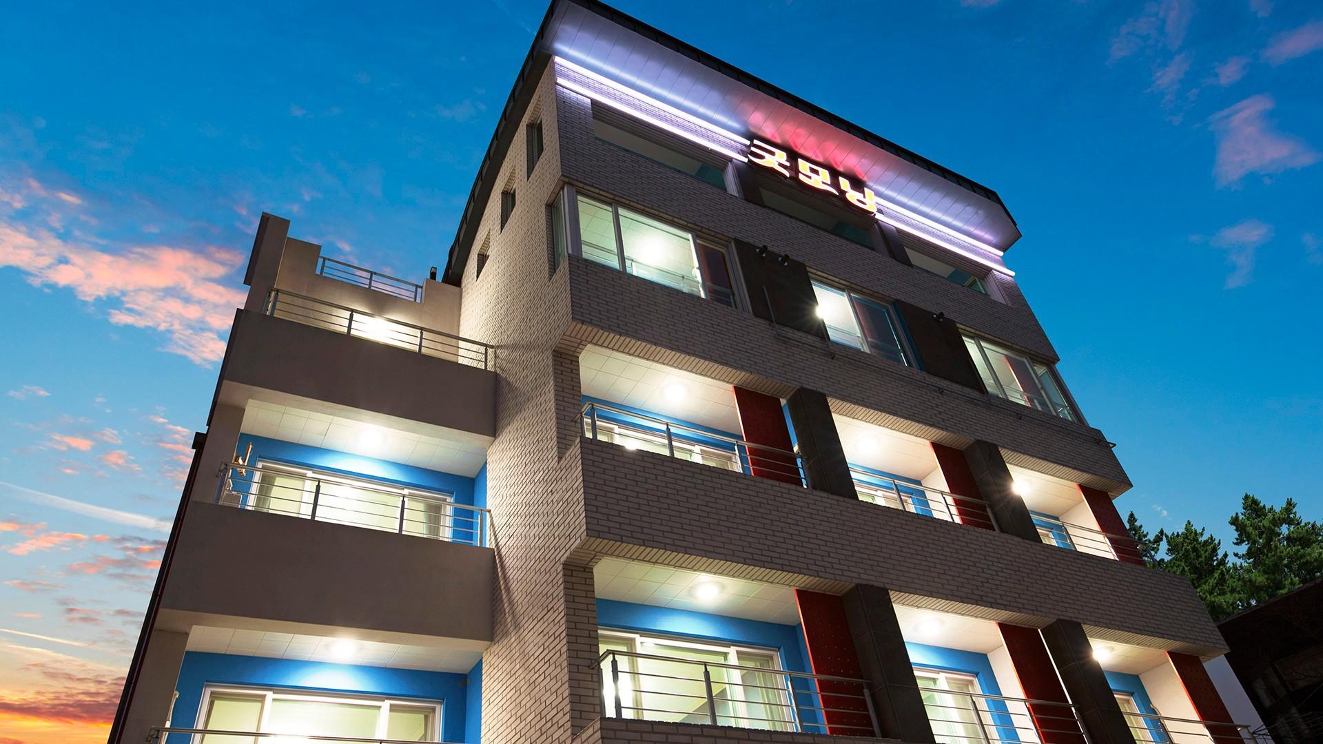 삼척 장호 굿모닝 펜션 (Samcheok Jangho Good Morning Pension)