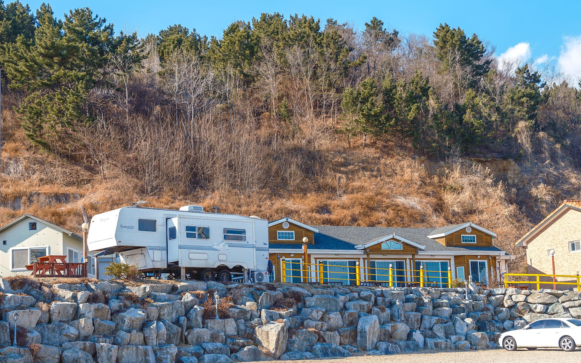 영덕 블루마린펜션 (Youngdeok Blue Marine Pension)