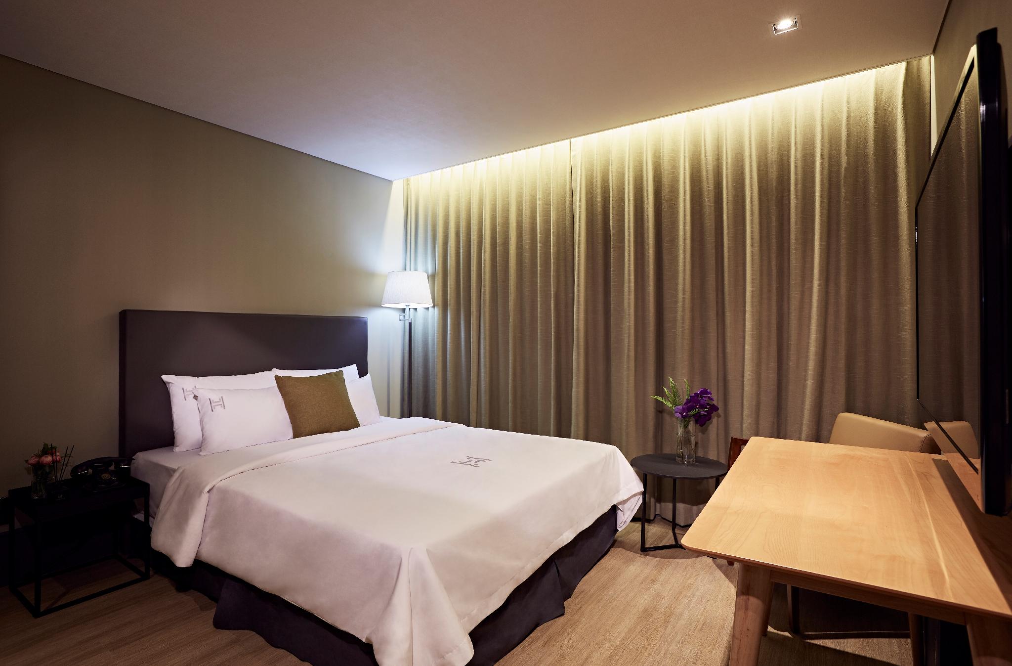힐라시스 호텔 (Healasis Hotel)