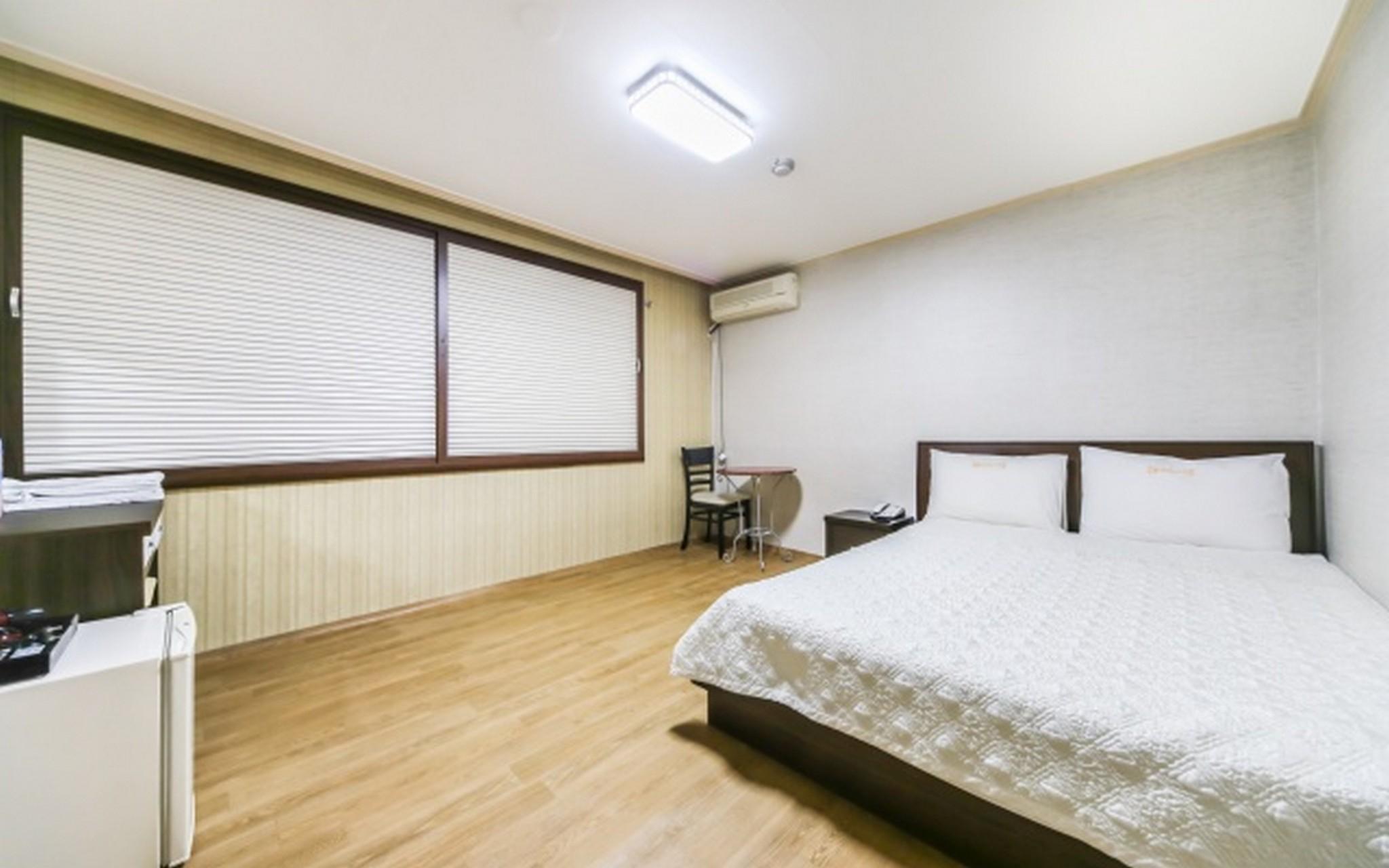 동해 해상 관광호텔 (Donghae Maritime Tourism Hotel)
