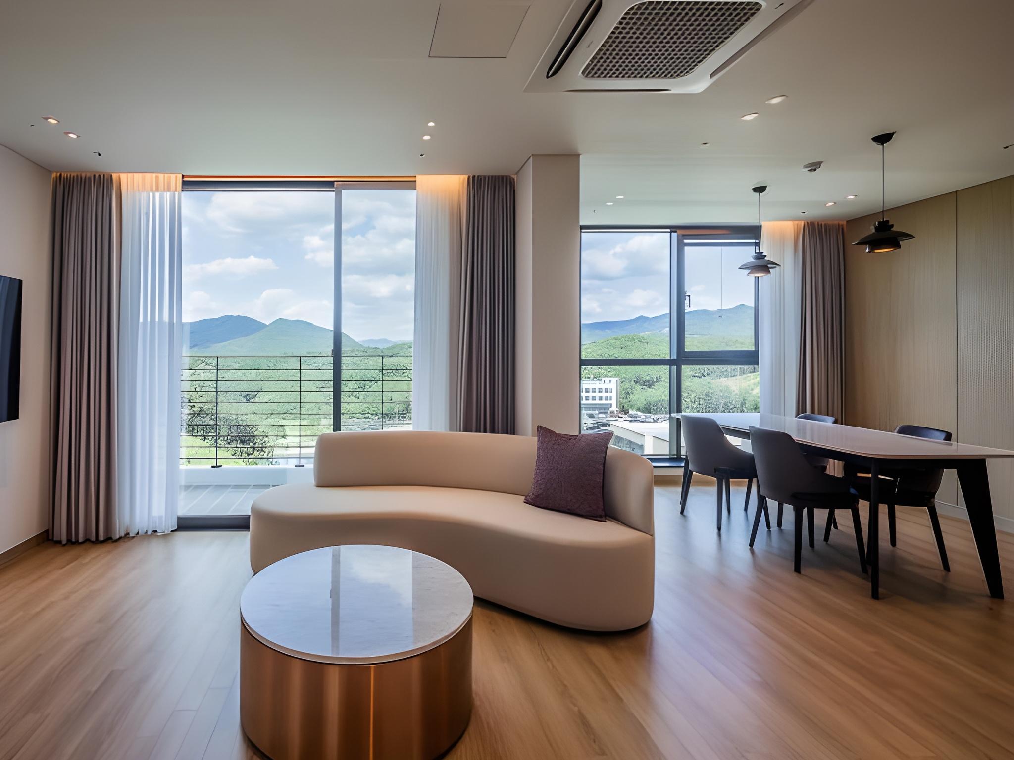 일라이트 호텔 (Illite Hotel)