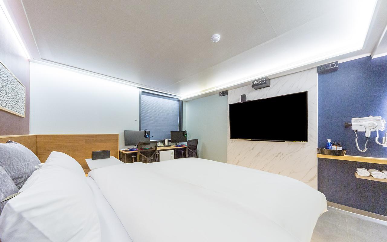 호텔더아라보다 화정점 (Gwangju Hwajeong-dong Hotel The Araboda)