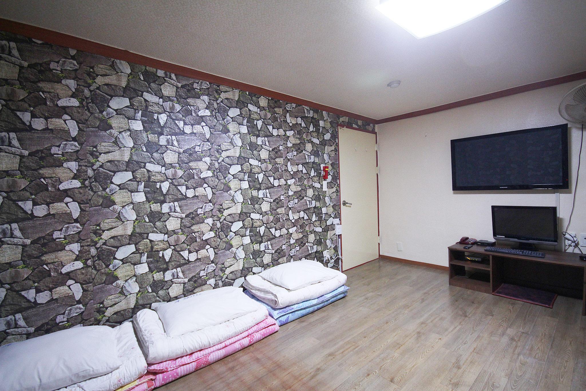 A 모텔 (Gumi A Motel)