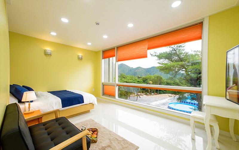 제천 골든위크펜션 (Jecheon Golden Week Pension)