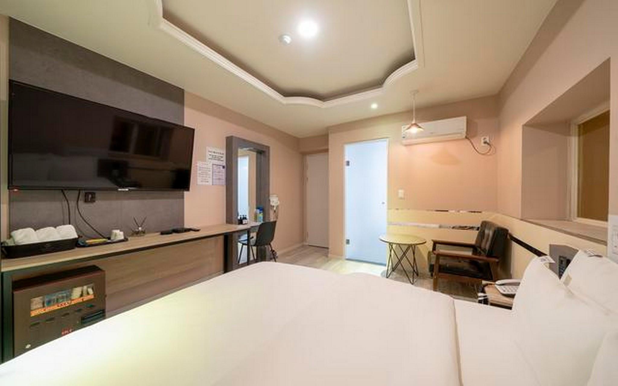 웨인스코트 호텔 (Ilsan (Daehwa) Wainscot Hotel)