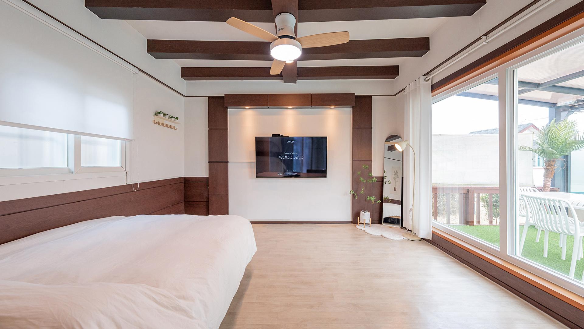 태안(안면도)비바온 풀빌라 펜션(태안빛축제 도보1분) (Taean (Anmyeondo) Vivaon Pool Villa Pension (1-minute walk from Taean Light Festival))