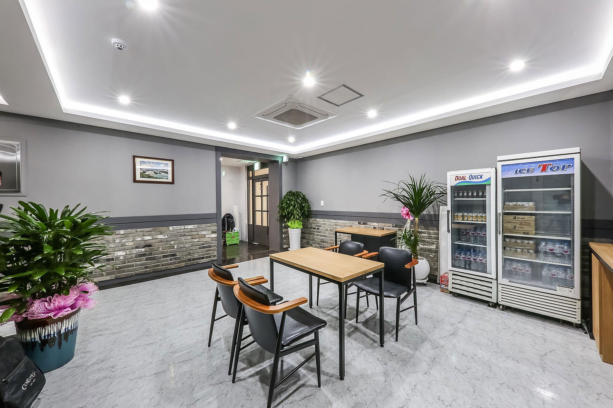 충주 라이호텔 (Chungju Lie Hotel)