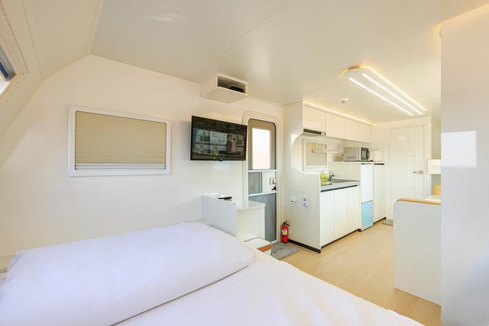 Beachedwhale Caravan
