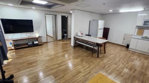 머드비치호텔 (Mud Beach Hotel)