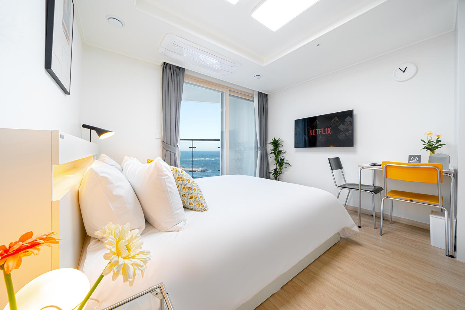 어반스테이 속초등대해변 (Urbanstay Sokcho Deungdae Beach)