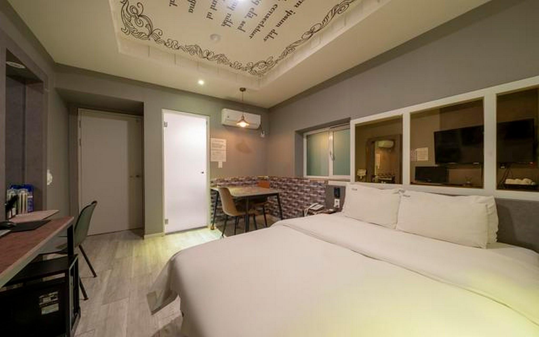 웨인스코트 호텔 (Ilsan (Daehwa) Wainscot Hotel)