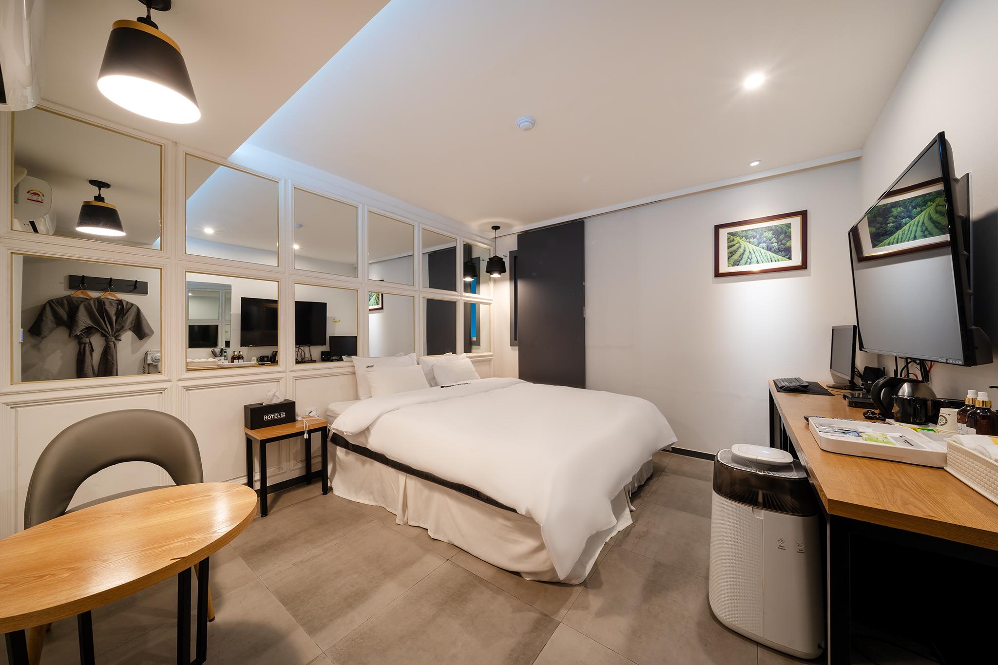 충주 라이호텔 (Chungju Lie Hotel)