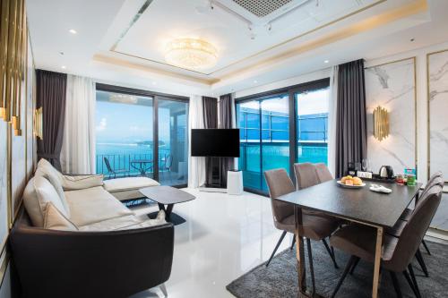 여수 엑스포 유탑 마리나 호텔 & 리조트 (Yeosu Expo Utop Marina Hotel Resort)