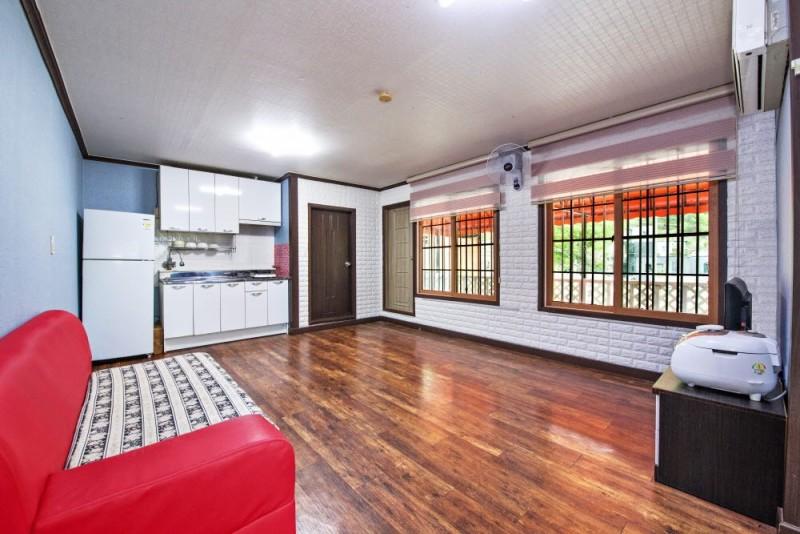 가평 예담계곡펜션 (Gapyeong Yedam Valley Pension)