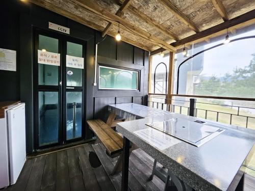 포암산풀빌라펜션 (Poam Mountain Pool Villa Pension)