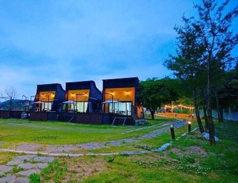 청주 크레파스펜션 (Cheongju Crapas Pension)