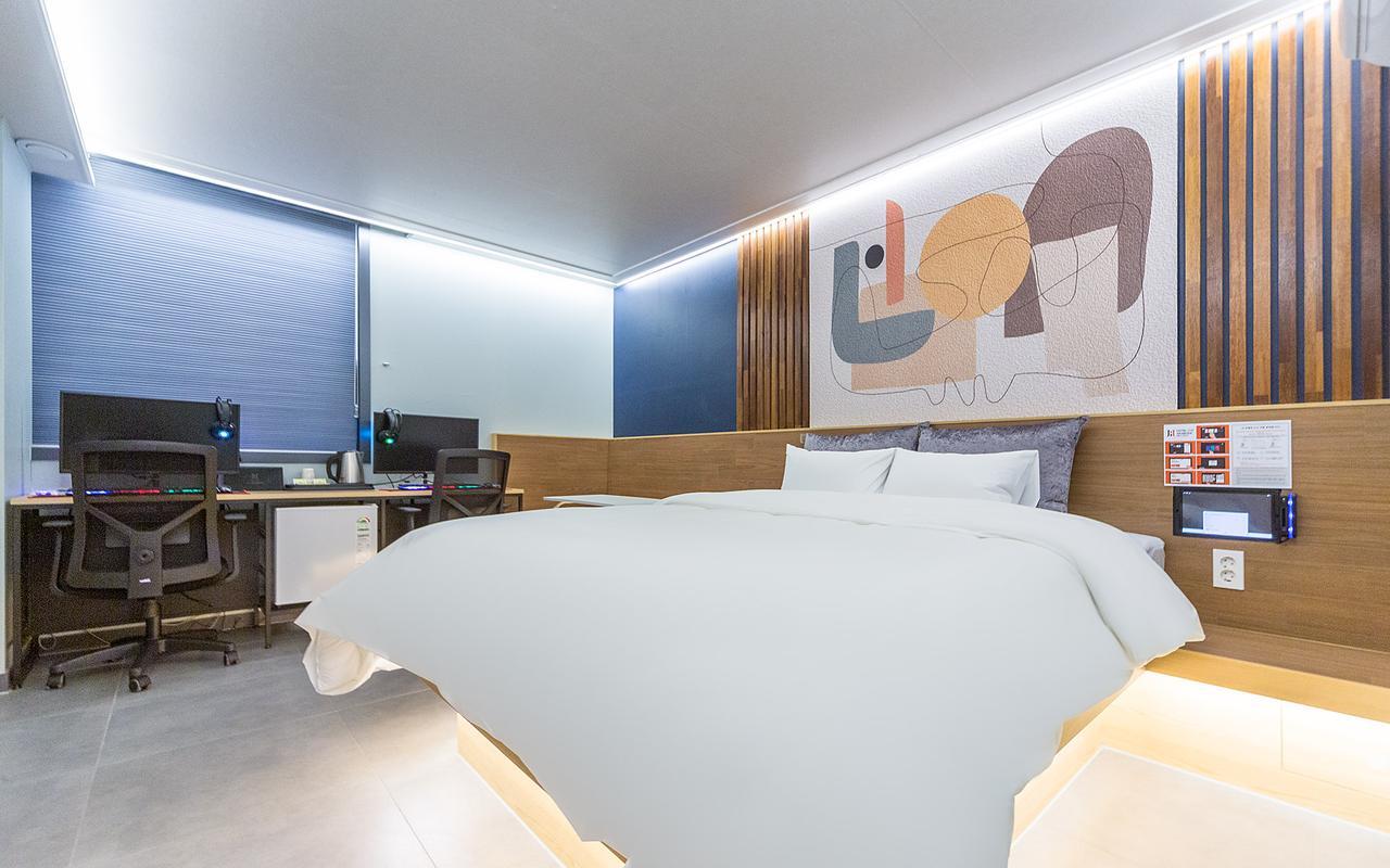 호텔더아라보다 화정점 (Gwangju Hwajeong-dong Hotel The Araboda)