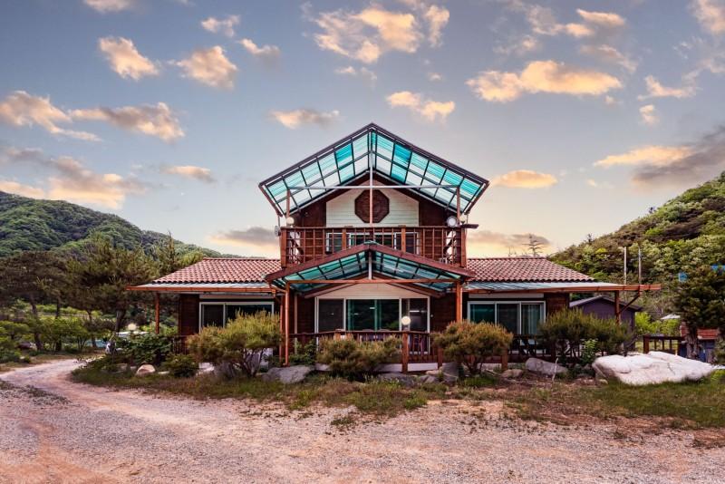 영덕 여울목펜션 (Yeongdeok Yeoulmok Pension)