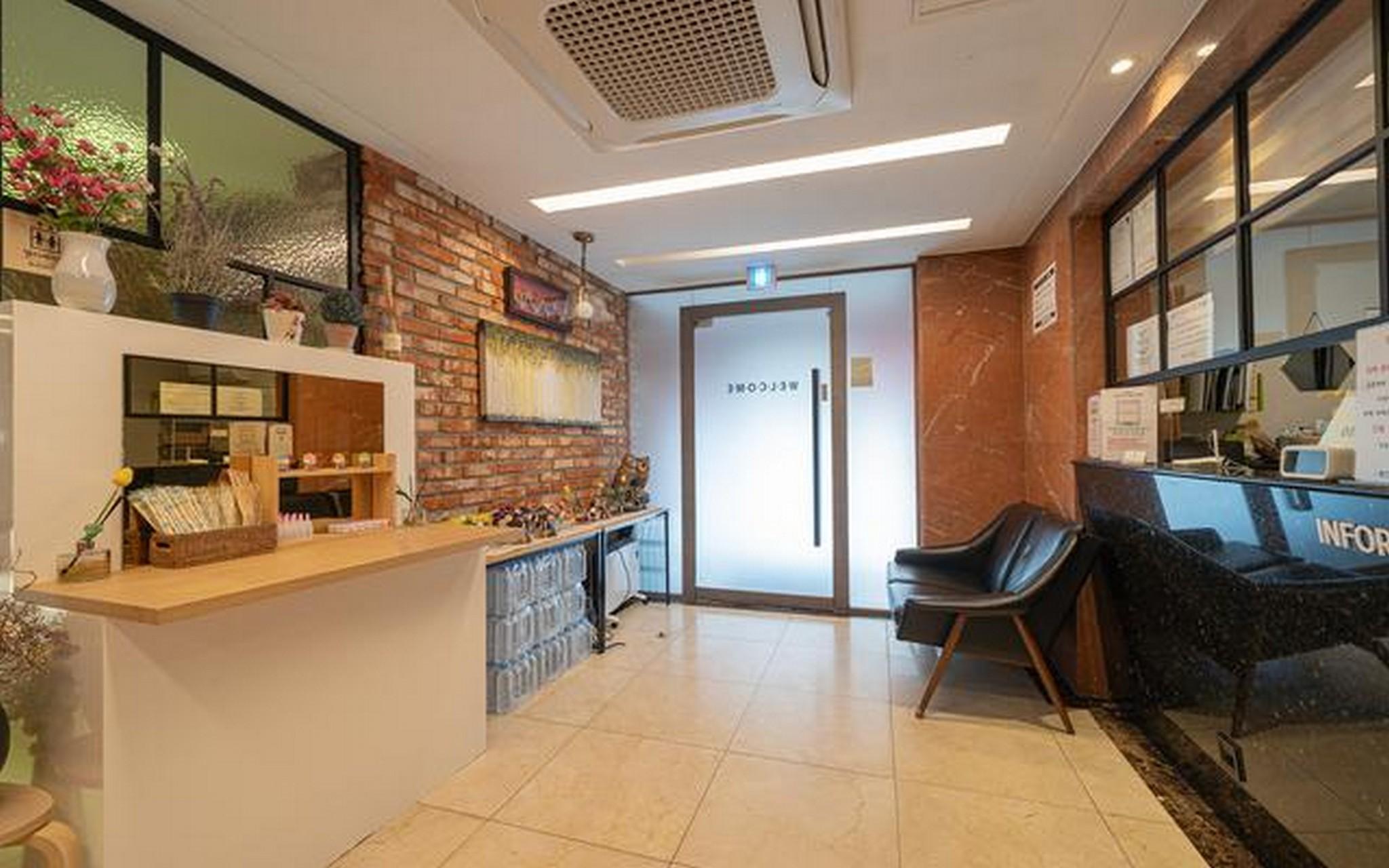 웨인스코트 호텔 (Ilsan (Daehwa) Wainscot Hotel)