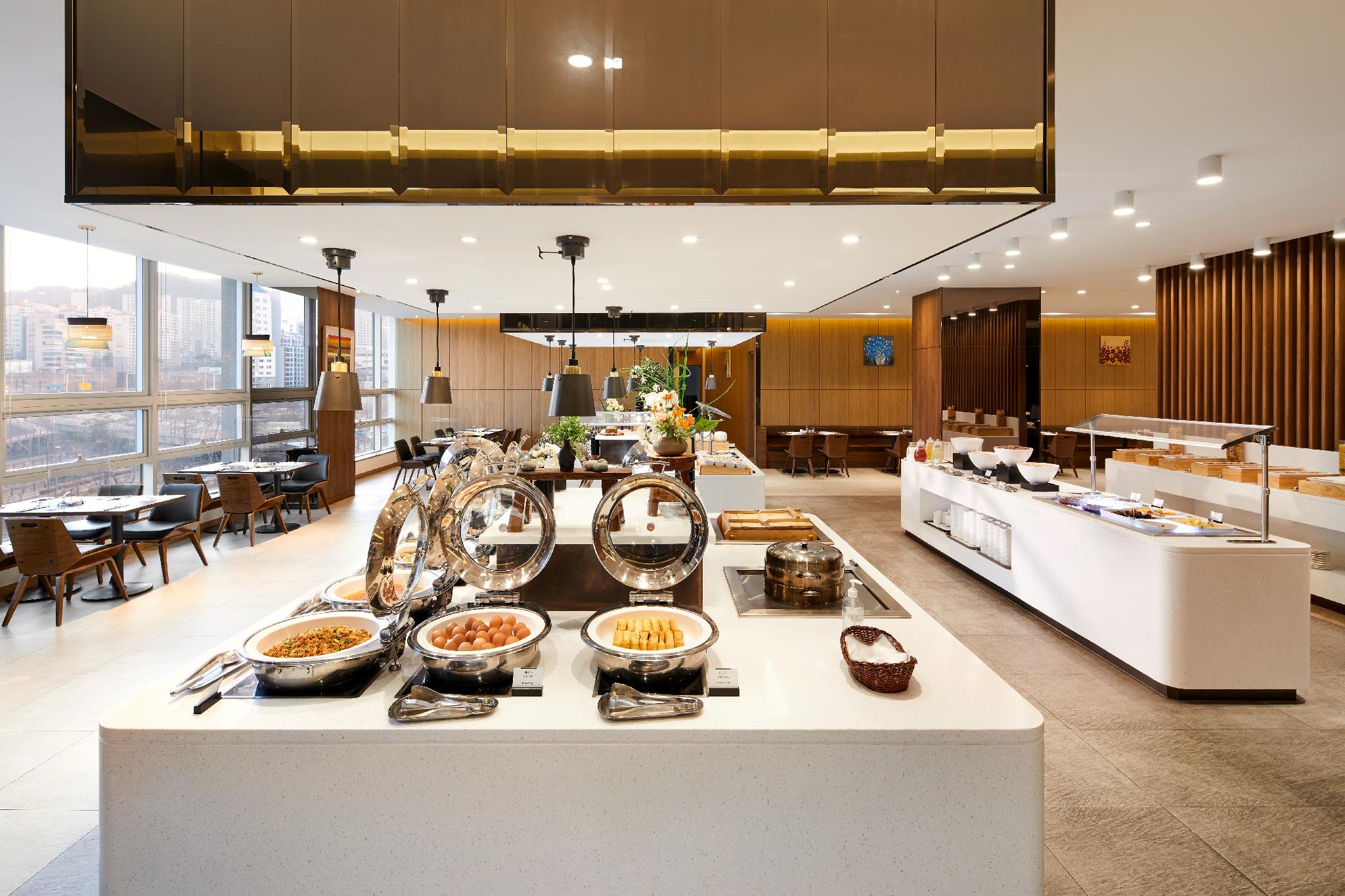 밀리토피아 호텔 바이 마린 (Militopia Hotel by MARINE)