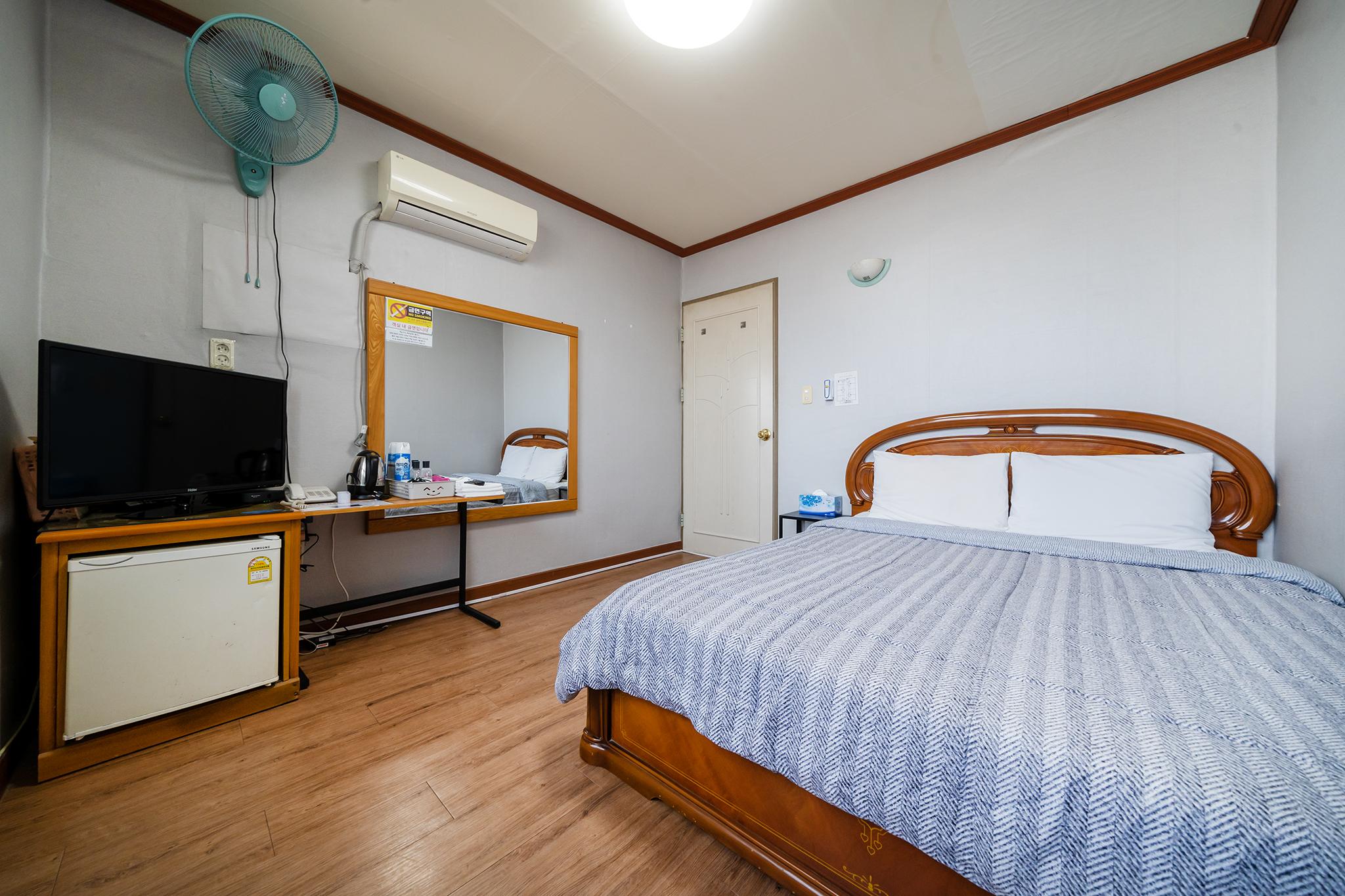 속초 두바퀴모텔 (Sokcho Two Wheels Motel)