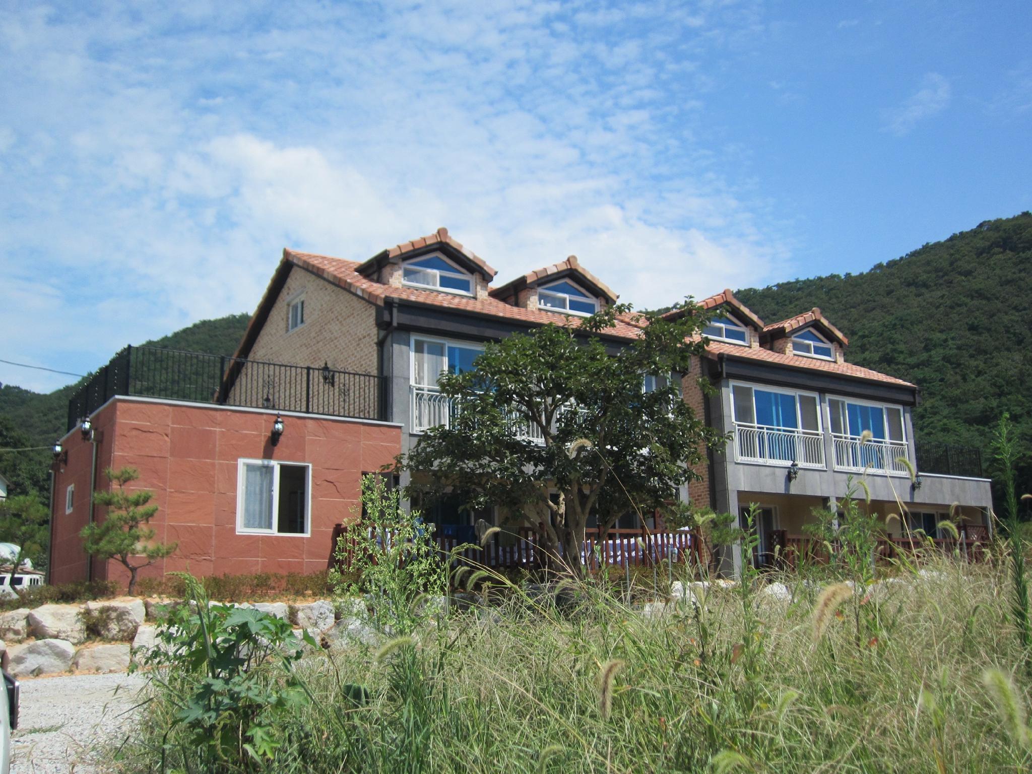 고창 꽃무릇펜션 (Gochang Flower Pension)