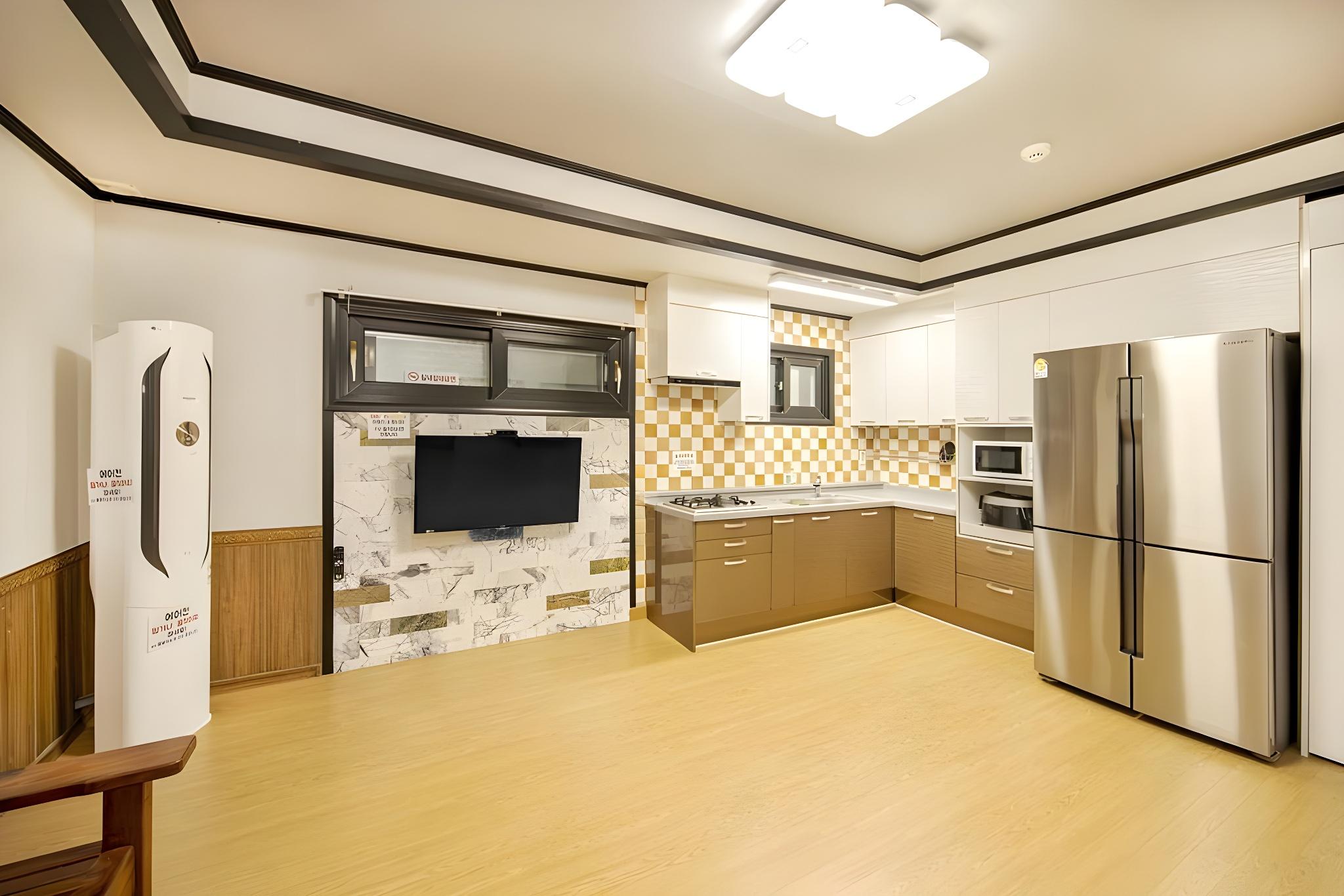 대천 해와달펜션 (Daecheon Sun and Moon Pension)