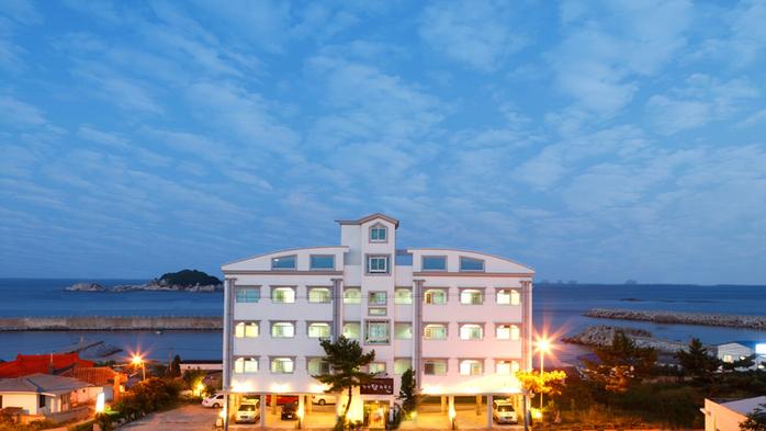Goseong Tophouse Spa Pension