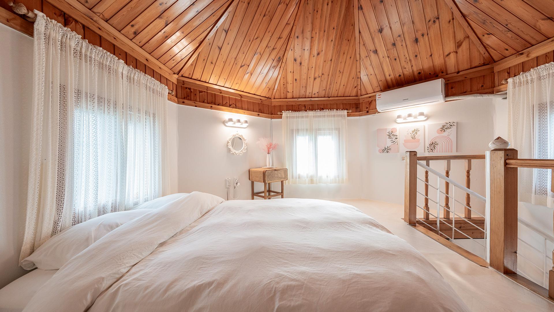 태안(안면도)비바온 풀빌라 펜션(태안빛축제 도보1분) (Taean (Anmyeondo) Vivaon Pool Villa Pension (1-minute walk from Taean Light Festival))
