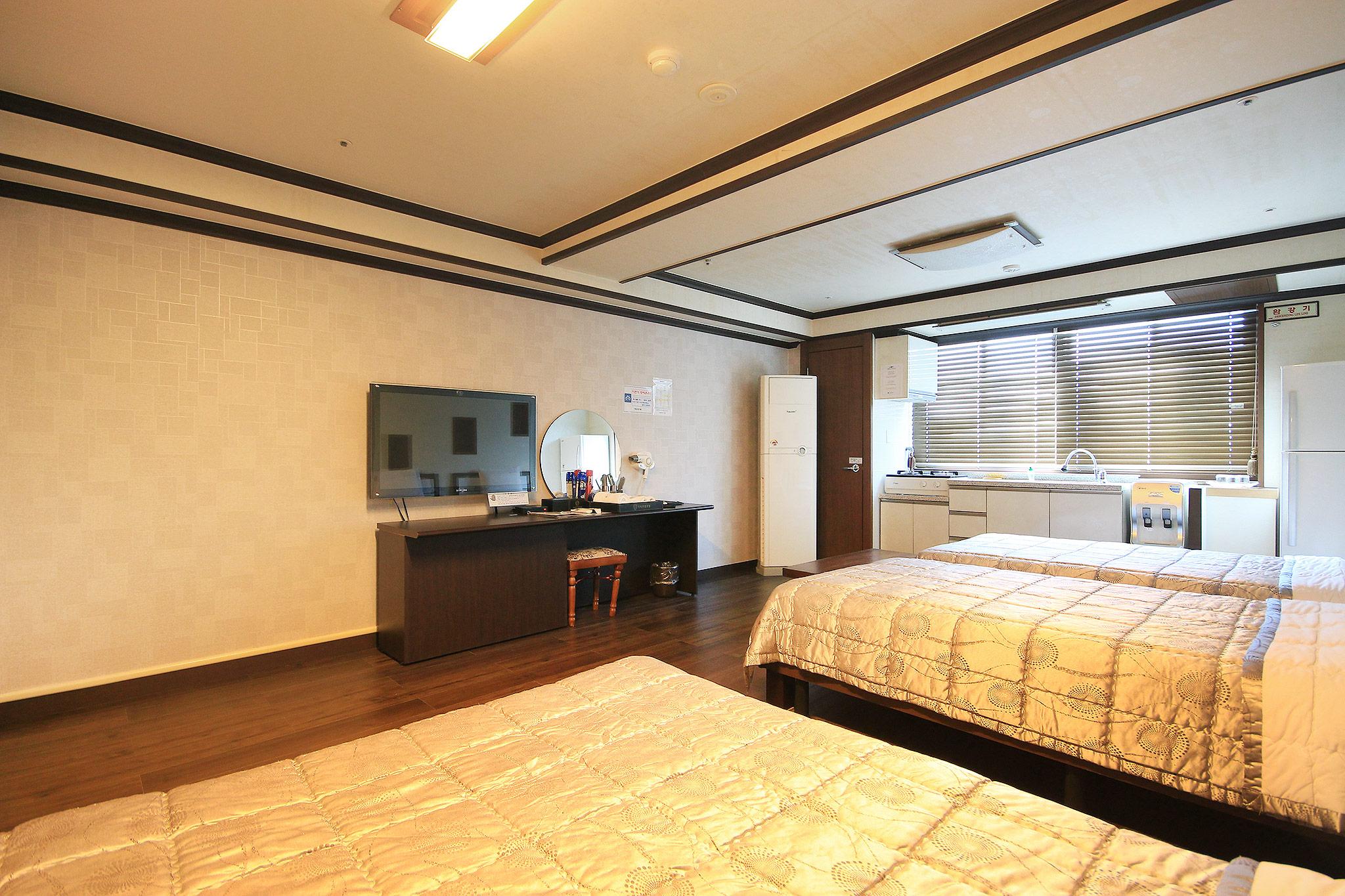 목포 가족 관광 호텔 (Mokpo Family Tourist Hotel)