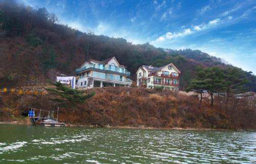 라호야 펜션 (LaHoya Pension)