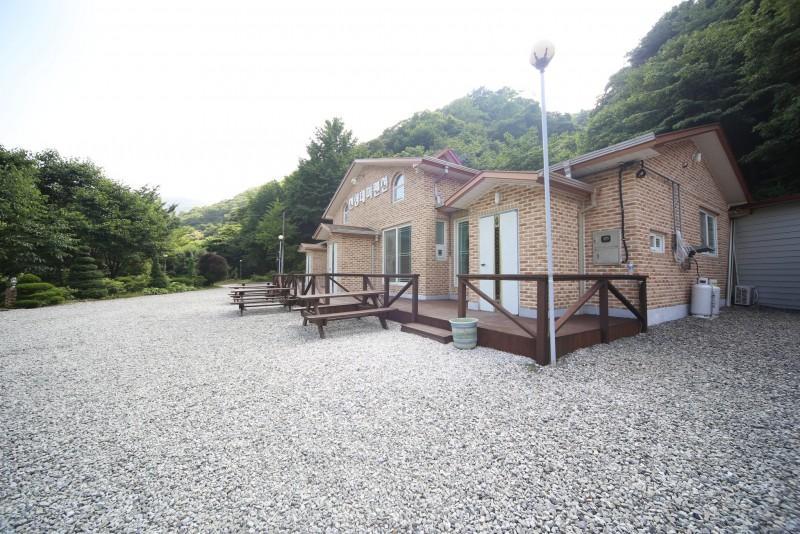 진안 천상데미펜션 (Jinan Cheonsang Demi Pension)
