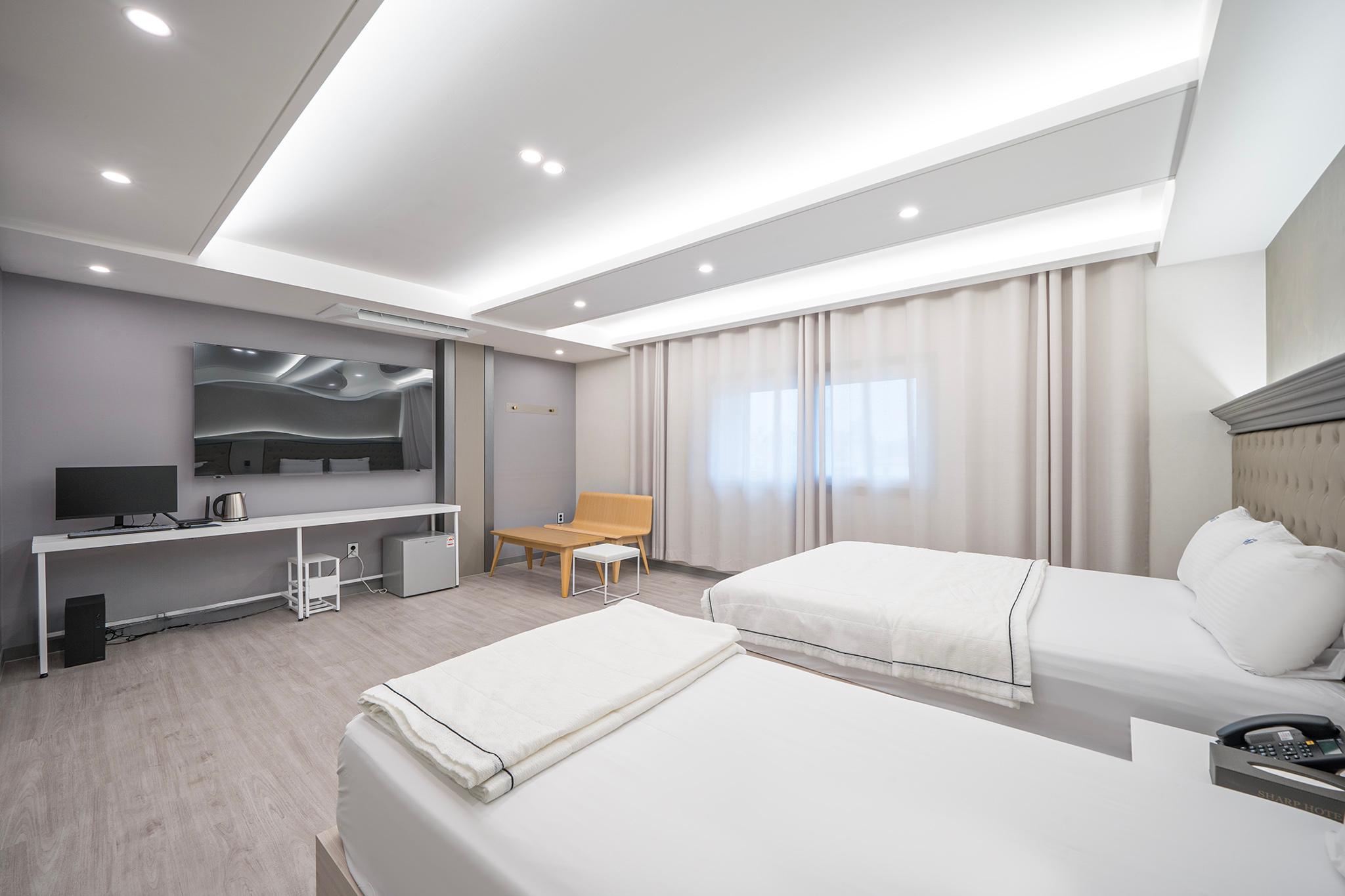 샵 호텔 (Sharp Hotel)