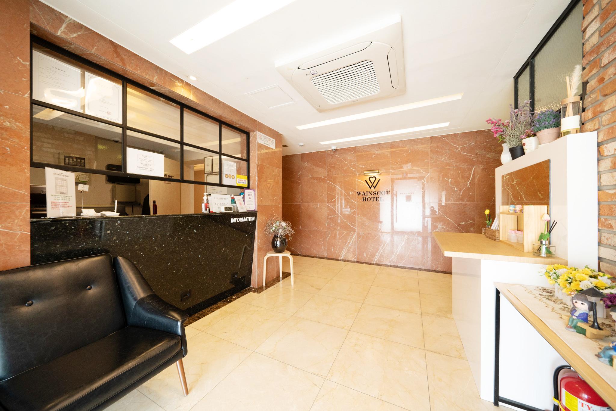 웨인스코트 호텔 (Ilsan (Daehwa) Wainscot Hotel)