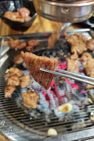 한돈참숯꼬기 본점