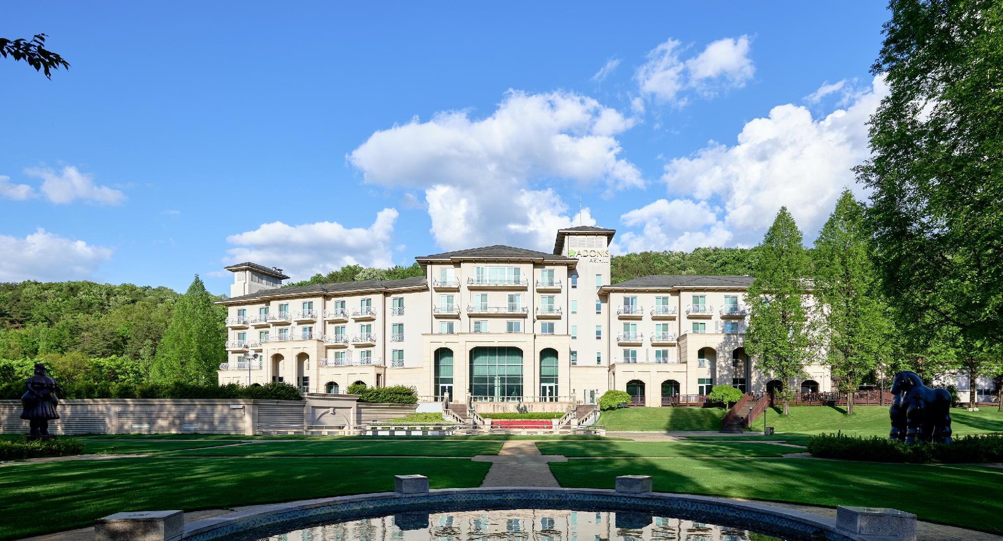 Adonis Hotel