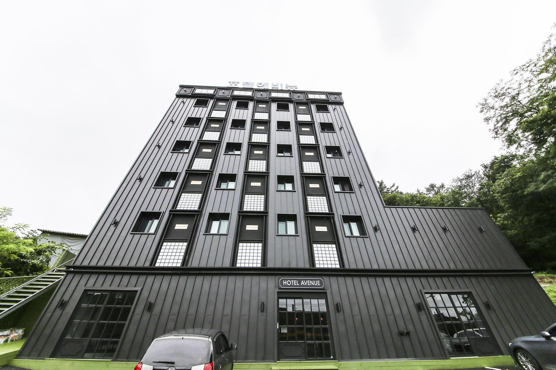 애비뉴 호텔 (Avenue Hotel)