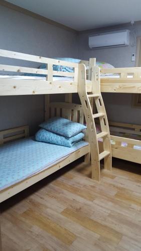 안동 호스텔 1호점 (The 1st Andong Hostel)