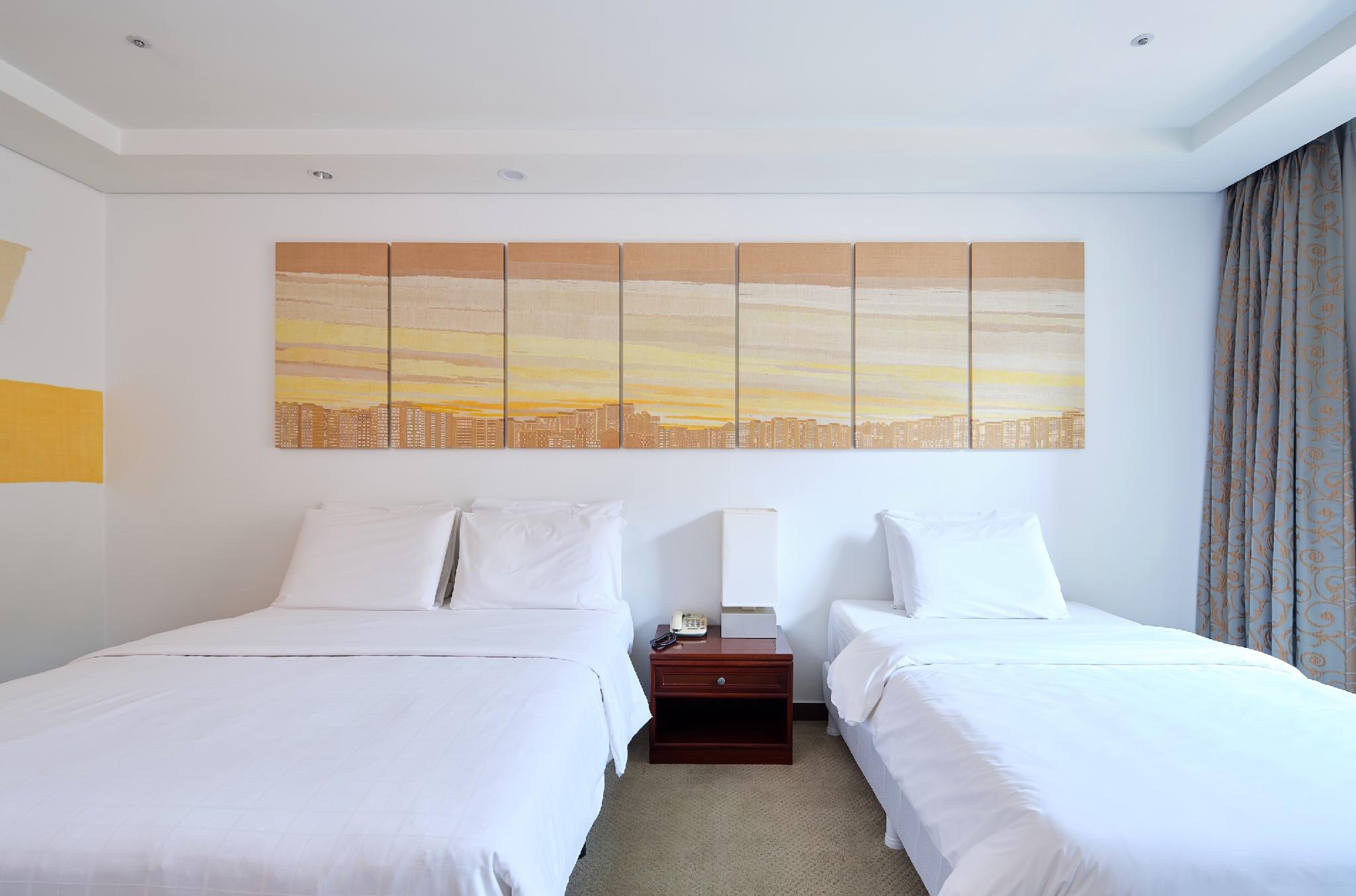 Adonis Hotel