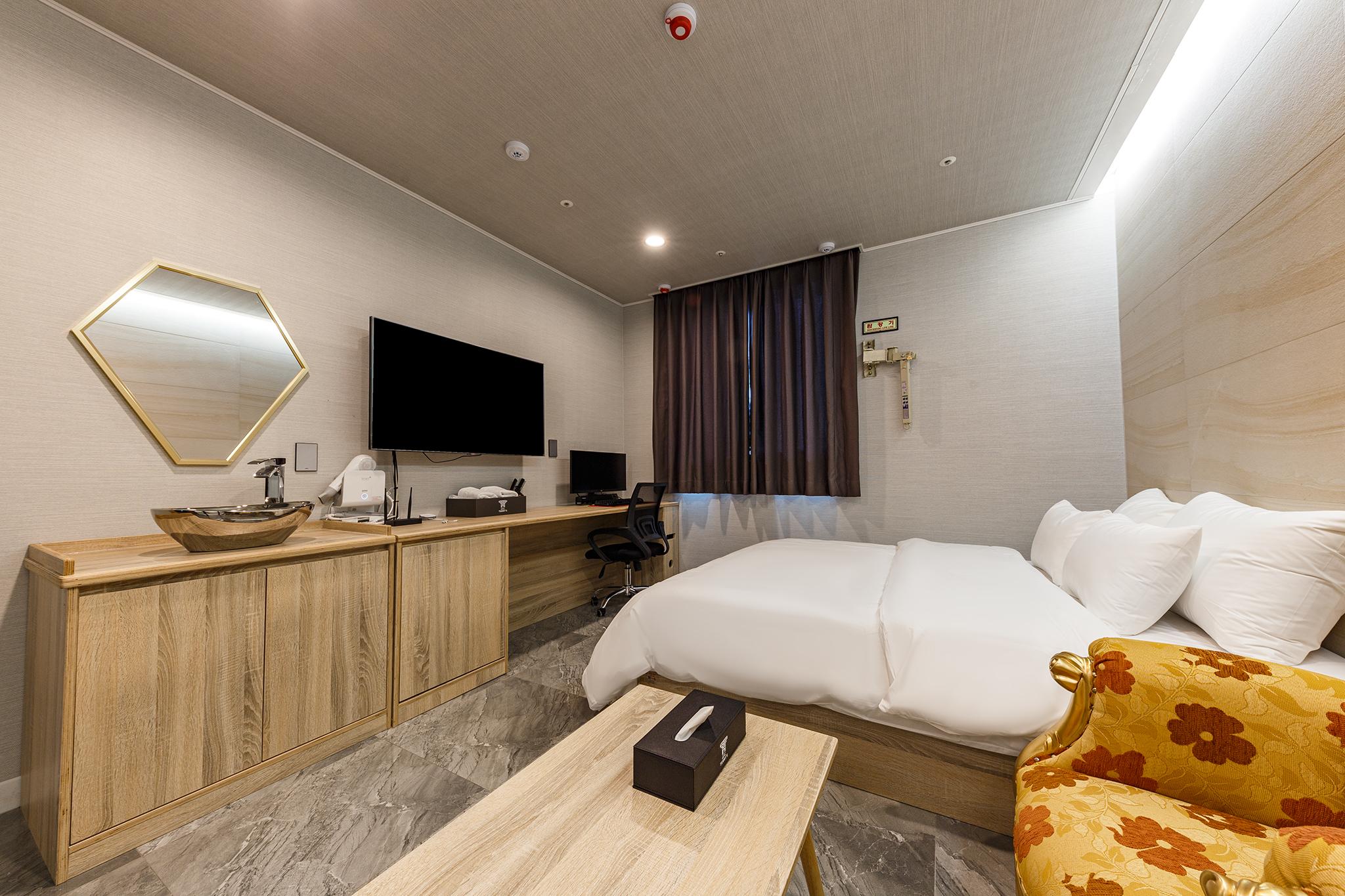 수원역 Hotel 테리스 (Suwon Station Hotel Terry's)