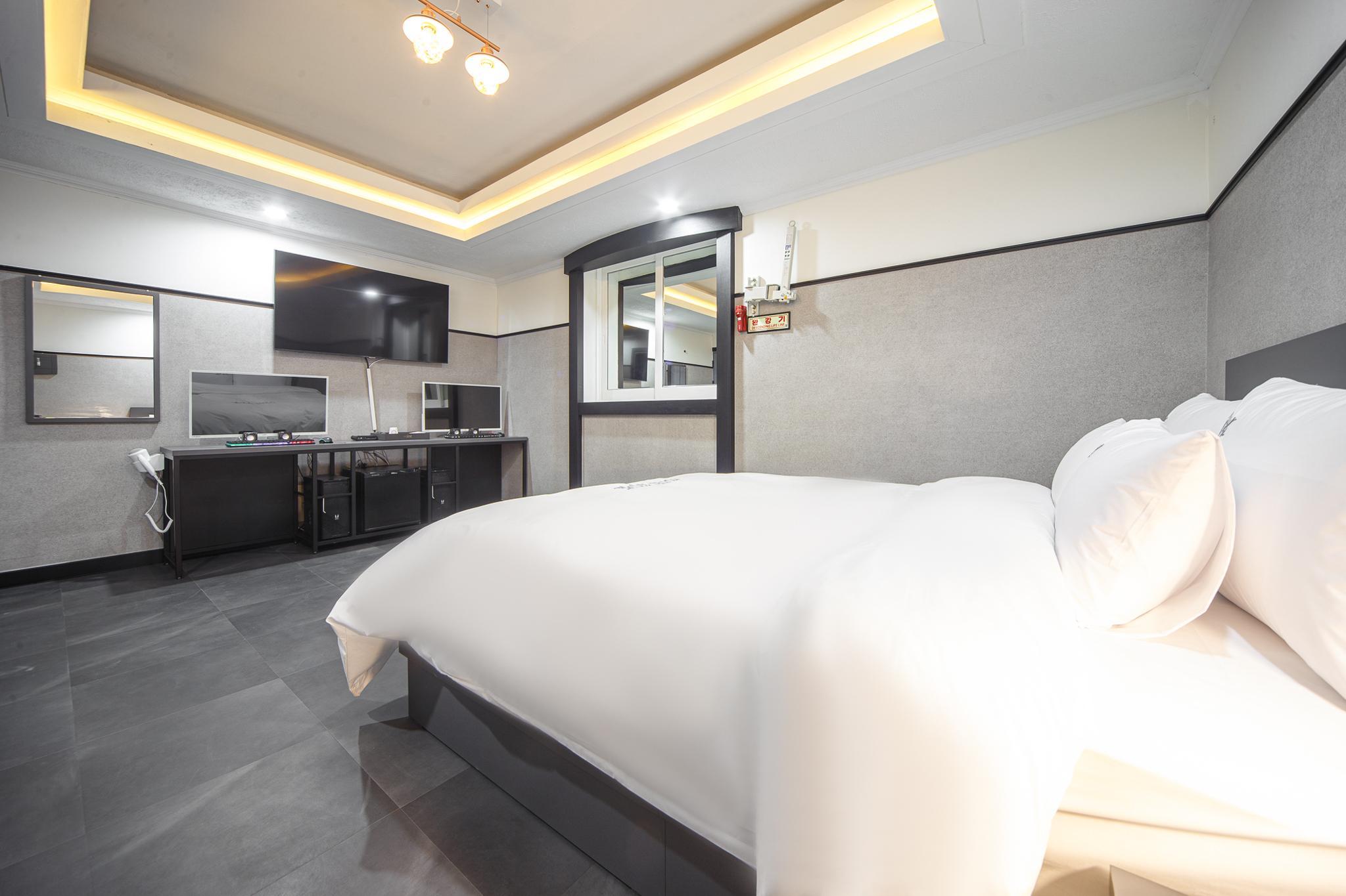 목포 호텔 청담 (Mokpo Hotel Cheongdam)