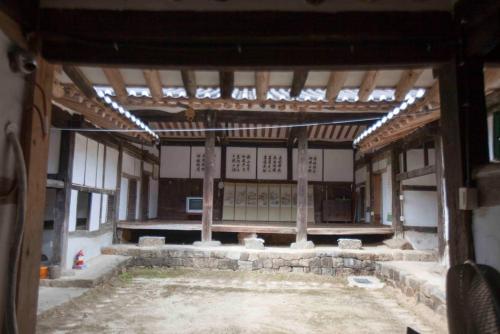 수졸당 고택 (Sujoldang Hanok Guesthouse)